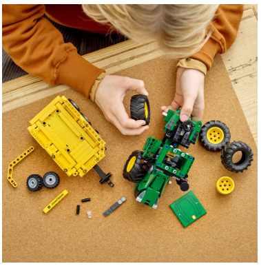 LEGO® Technic John Deere 9620R 4WD Tractor set