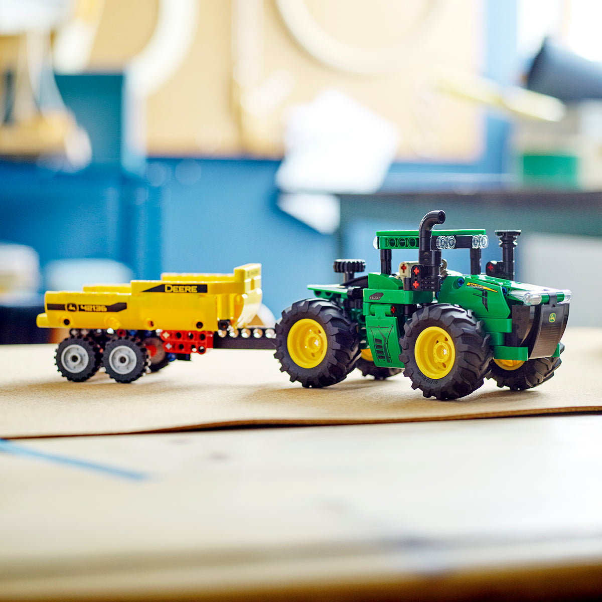 LEGO® Technic John Deere 9620R 4WD Tractor set