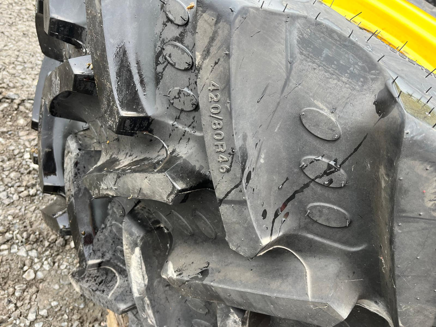 Unused Pair of John Deere Row Crop Wheels 420/80R46 on BKT Tyres