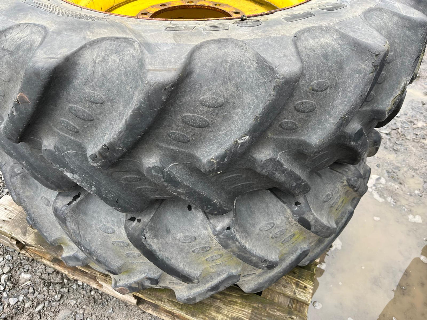 Used Set of John Deere Row Crop Wheels 380/90R46 & 380/85R30 BKT tyres