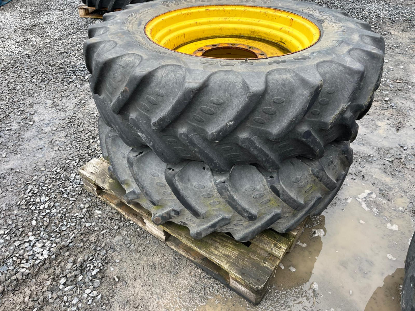 Used Set of John Deere Row Crop Wheels 380/90R46 & 380/85R30 BKT tyres